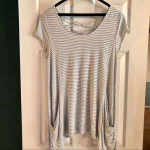 Maurice’s gray and white striped top